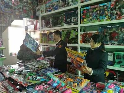 激光筆不是玩具——西湖區局開展校園周邊激光筆整治行動，規范玩具銷售