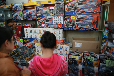 紅橋玩具城謝幕 市民外賓聞訊掃貨，見證一個時代的結束